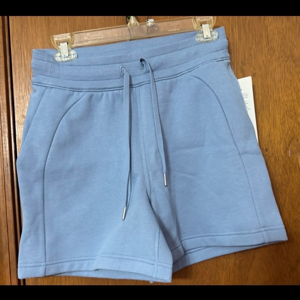 NWT Lululemon Scuba High-Rise Short 5"